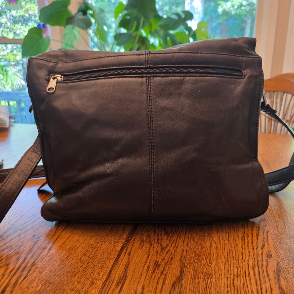 Wilsons Genuine Leather Messenger Bag Y2K Crossbody Dark Brown Vintage Nostalgia